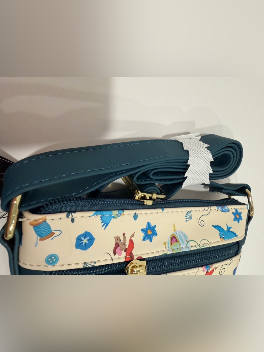 NWT Loungefly Cinderella Icons AOP Crossbody Bag - Picture 6 of 14